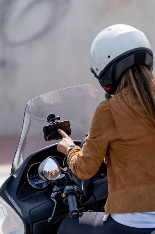 Améliorez vos trajets à moto avec une Dashcam : l’alliée indispensable des motards